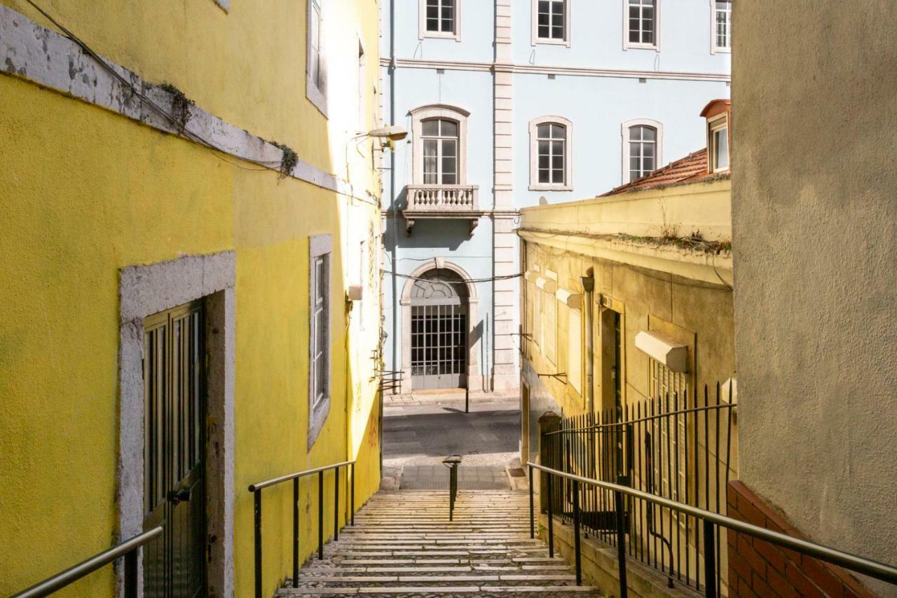 Appartement Altido Bohemian Studio With Terrace By The Santa Apolonia Train Station à Lisboa Extérieur photo